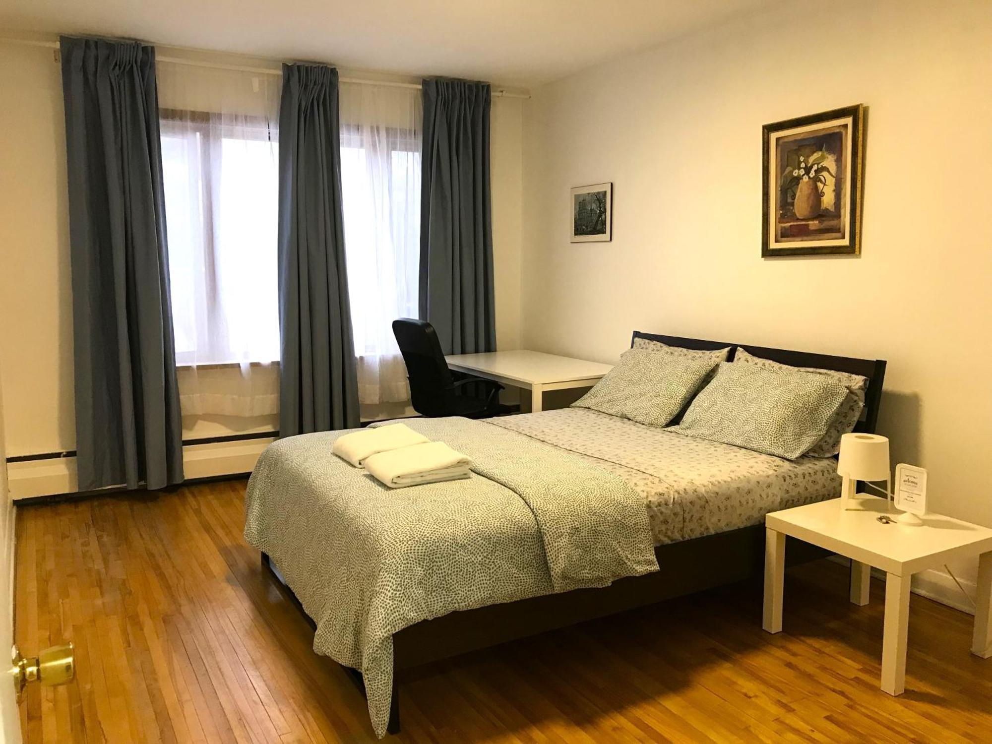 Big Private Room Midmontreal Next To Station Metro - Parking Free Екстериор снимка