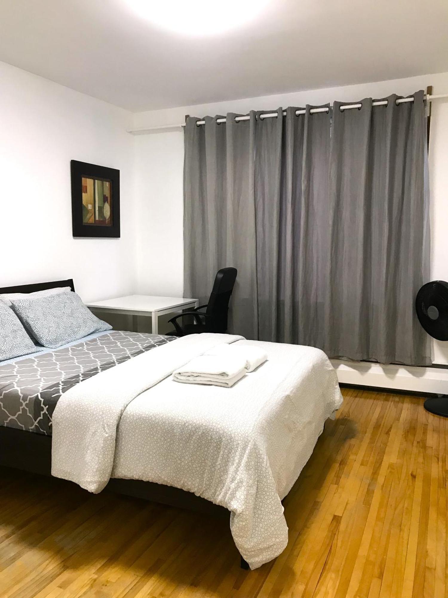 Big Private Room Midmontreal Next To Station Metro - Parking Free Екстериор снимка